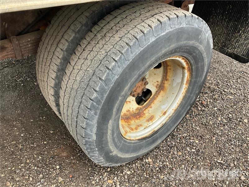 GMC Savana G3500 4x2 Van Truck 厢式货车