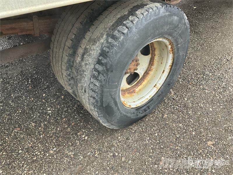 GMC Savana G3500 4x2 Van Truck 厢式货车