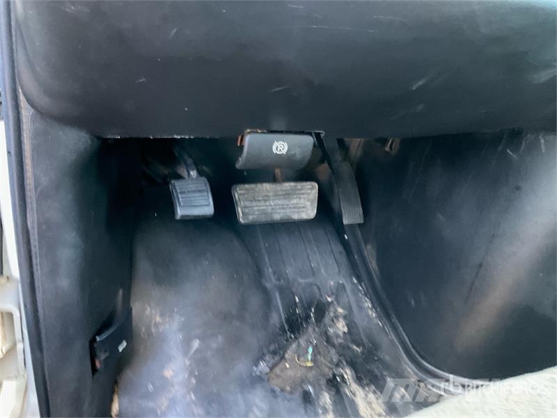 GMC Savana G3500 4x2 Van Truck 厢式货车
