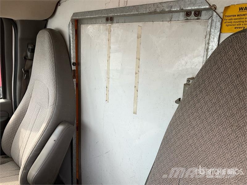 GMC Savana G3500 4x2 Van Truck ボックスボディー、ウイング、箱車
