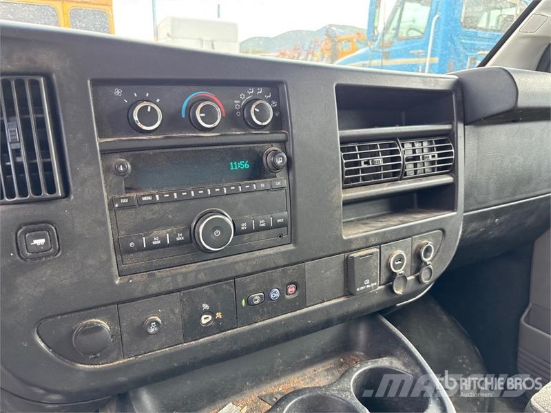 GMC Savana G3500 4x2 Van Truck Sanduk kamioni