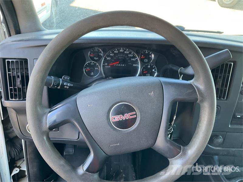 GMC Savana G3500 4x2 Van Truck 厢式货车