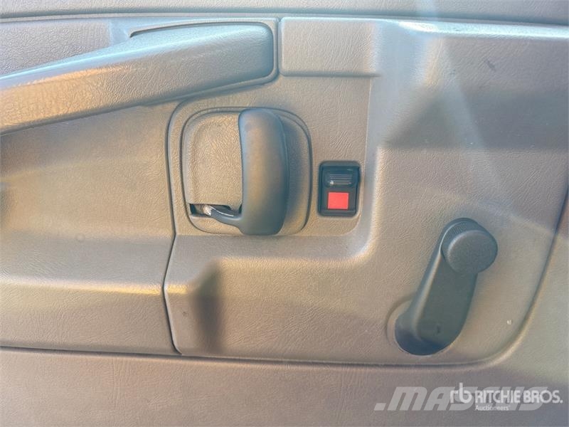 GMC Savana G4500 4x2 13-Seat School Bus Mikroautobusai