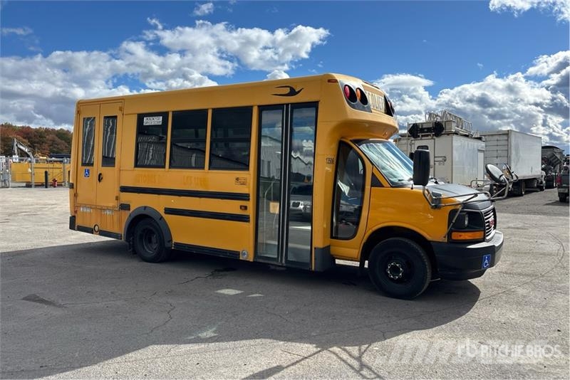 GMC Savana G4500 4x2 19-Seat School Bus Mini autobusi
