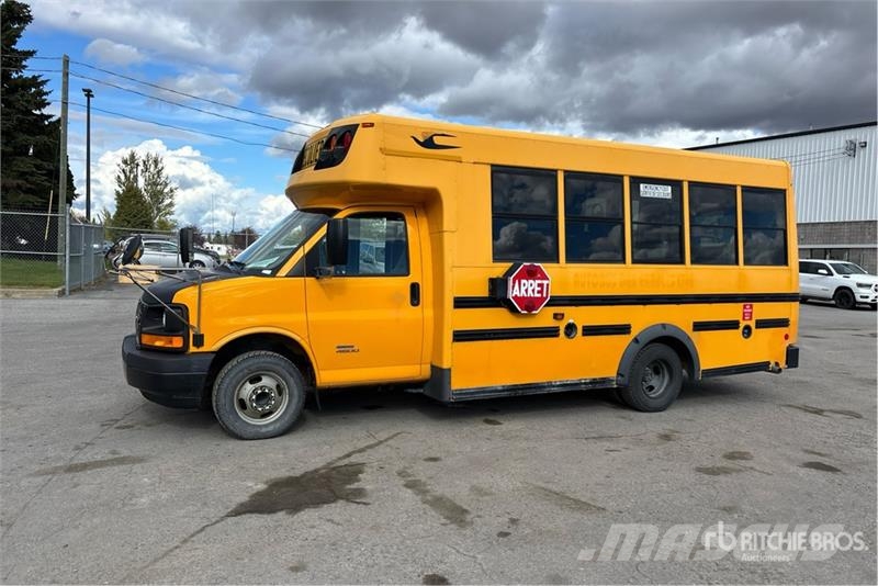 GMC Savana G4500 4x2 19-Seat School Bus Mini autobusi