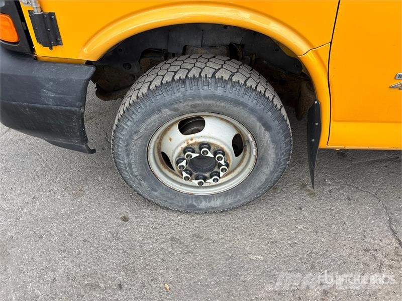 GMC Savana G4500 4x2 19-Seat School Bus Mini autobusi
