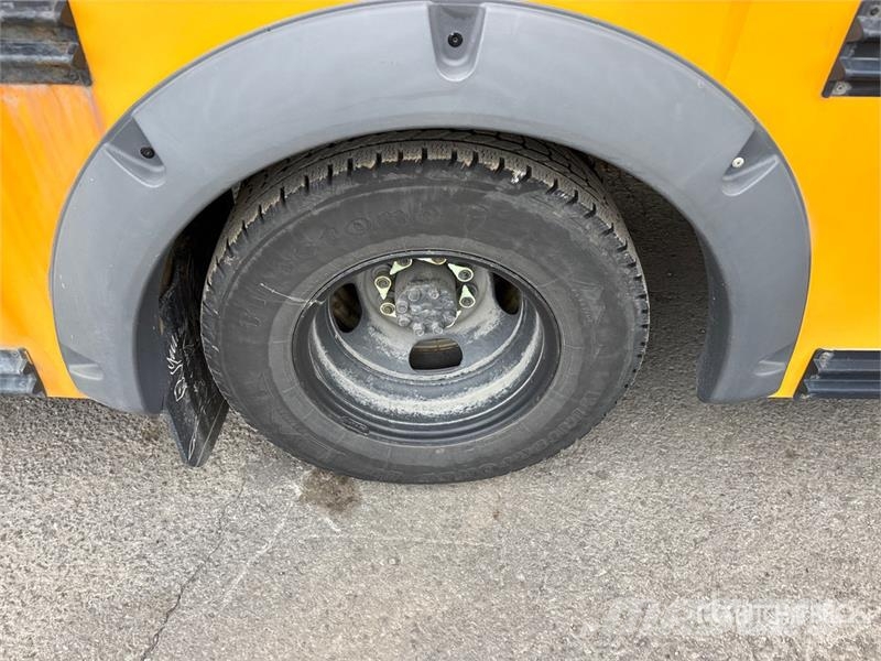 GMC Savana G4500 4x2 19-Seat School Bus Mini autobusi