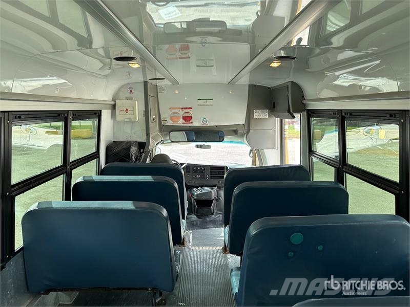 GMC Savana G4500 4x2 19-Seat School Bus Mini autobusi