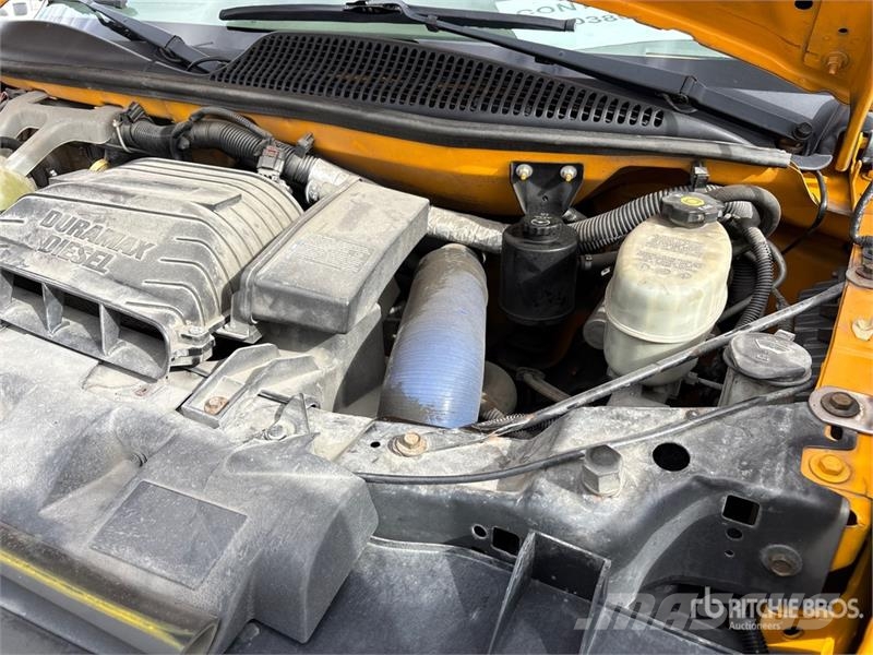 GMC Savana G4500 4x2 19-Seat School Bus Mini autobusi