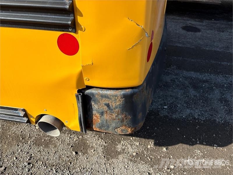 GMC Savana G4500 4x2 13-Seat School Bus Mikroautobusai