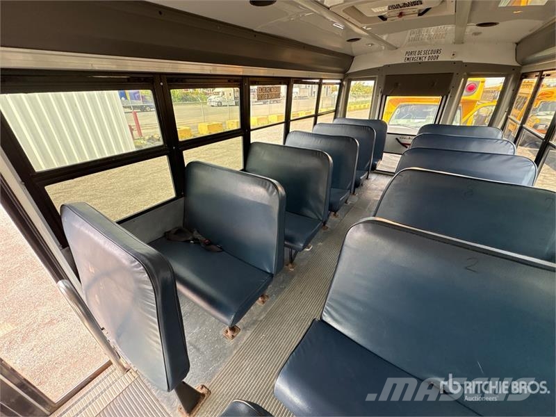 GMC Savana G4500 4x2 36-Seat School Bus Mikroautobusai