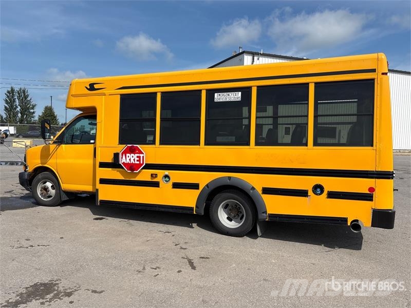 GMC Savana G4500 4x2 36-Seat School Bus Mikroautobusai