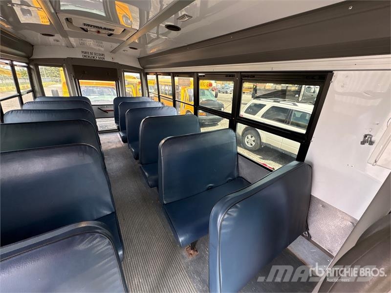 GMC Savana G4500 4x2 36-Seat School Bus Mikroautobusai