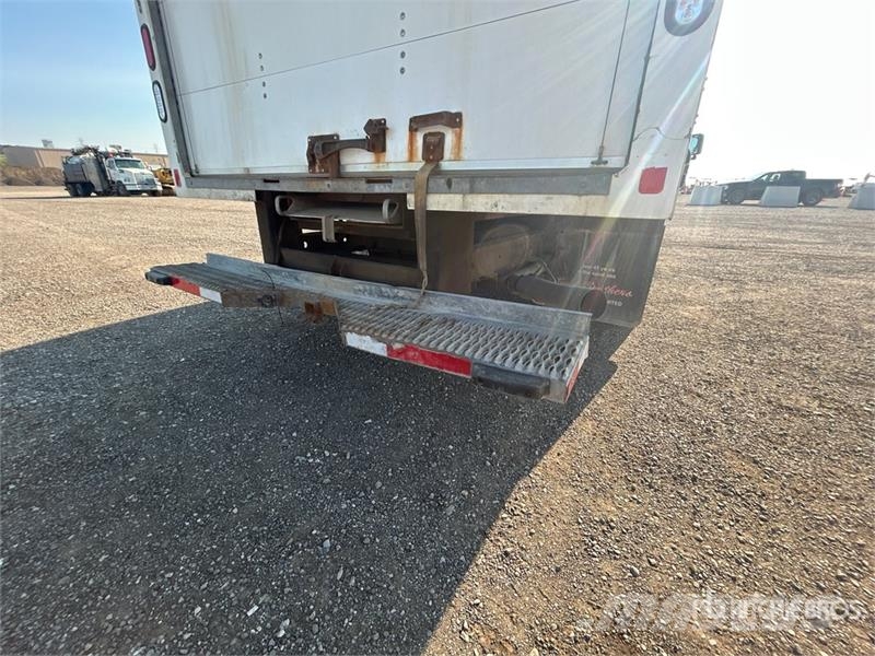 GMC Savana G4500 4x2 Van Truck Box trucks
