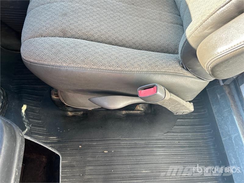 GMC Savana G4500 4x2 Van Truck Box trucks