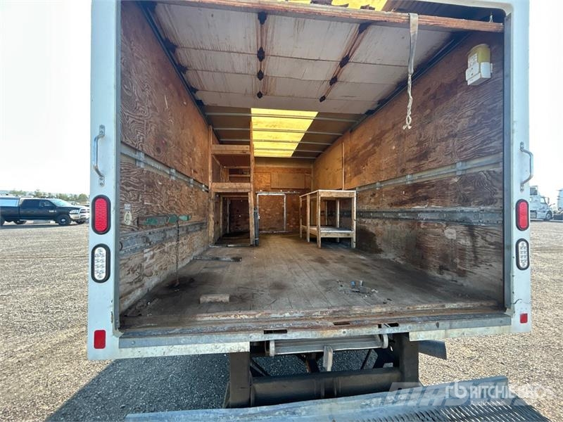 GMC Savana G4500 4x2 Van Truck Box trucks