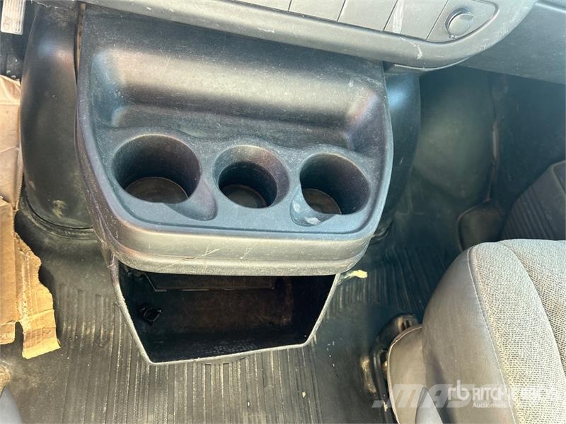GMC Savana G4500 4x2 Van Truck Box trucks
