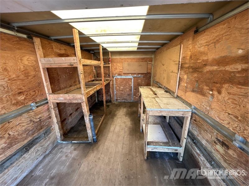 GMC Savana G4500 4x2 Van Truck Box trucks