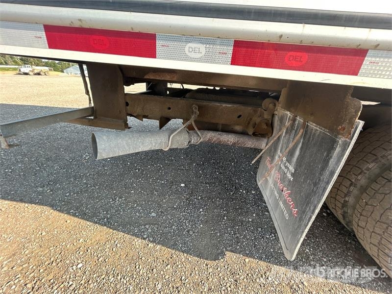 GMC Savana G4500 4x2 Van Truck Box trucks