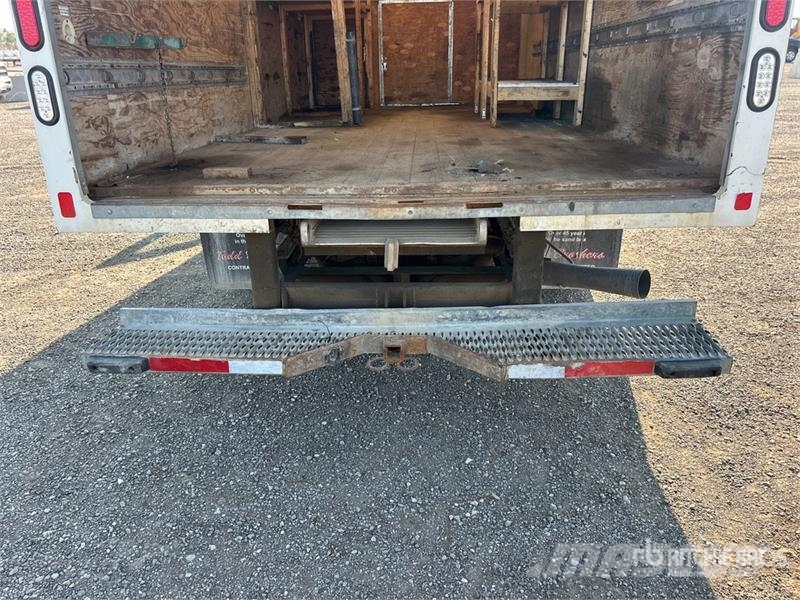 GMC Savana G4500 4x2 Van Truck Box trucks
