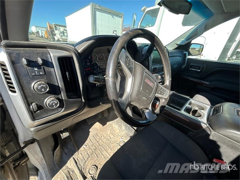 GMC Sierra 1500 Muu