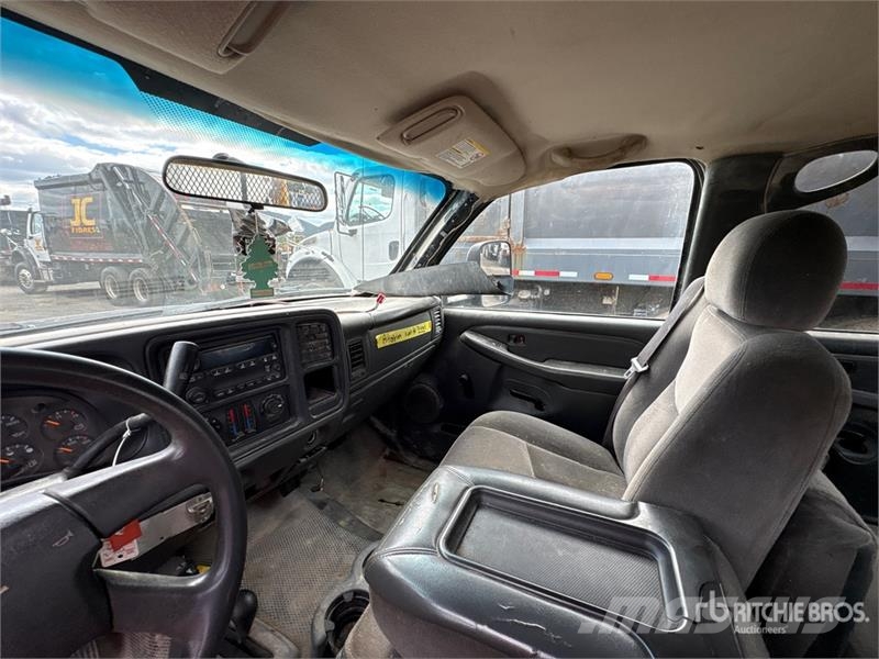 GMC Sierra 2500 4x2 Flatbed Truck Madelautod