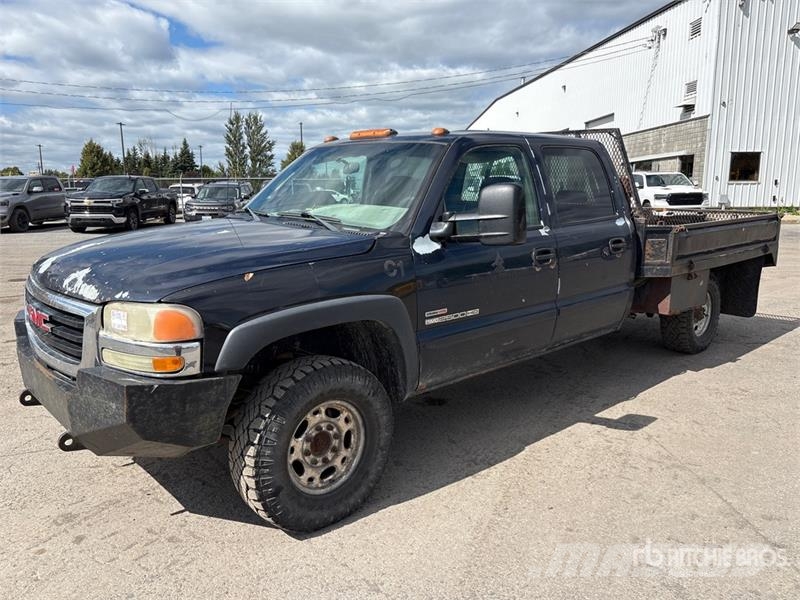 GMC Sierra 2500 4x4 Crew Cab Flatbed Truck Platós / Ponyvás teherautók