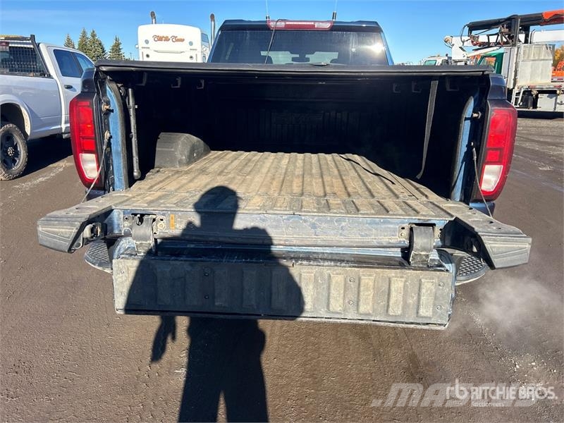 GMC Sierra 2500HD Další