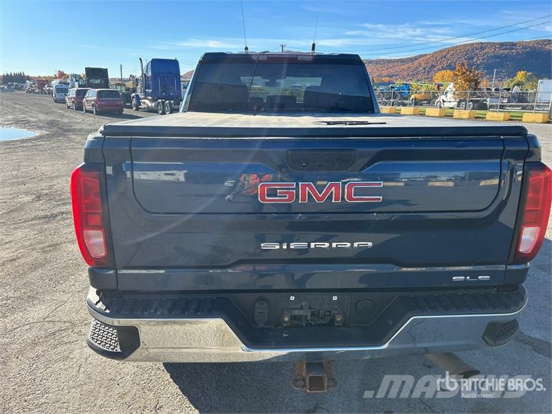 GMC Sierra 2500HD Další
