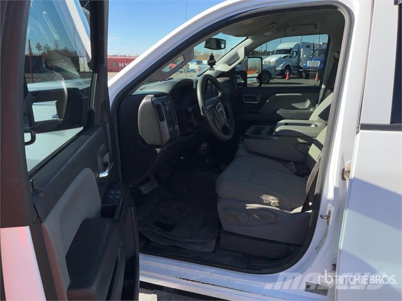 GMC Sierra 2500HD Outros