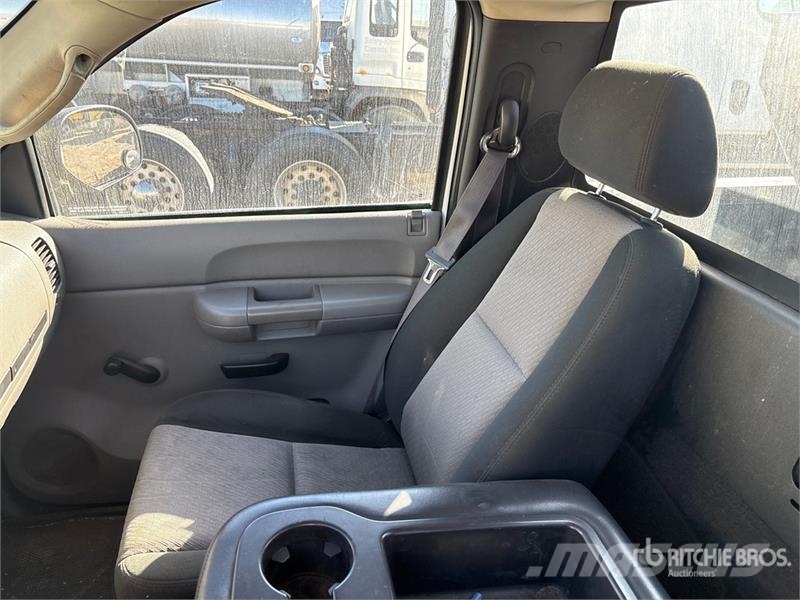 GMC Sierra 2500HD Other