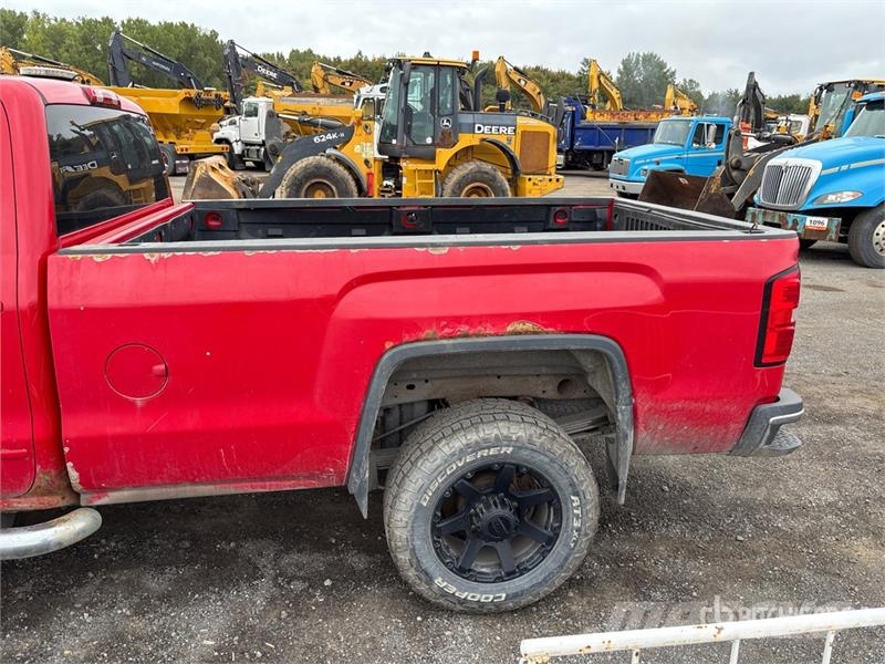 GMC Sierra 2500HD Muu
