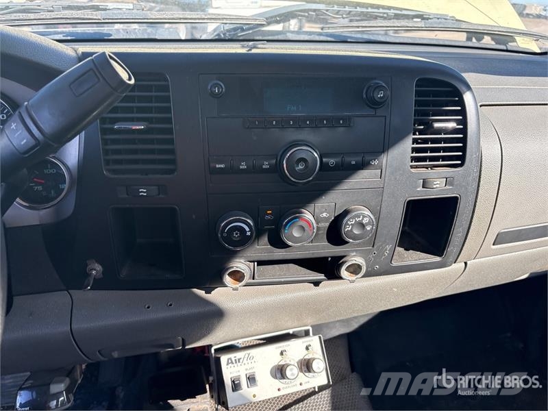 GMC Sierra 2500HD Other