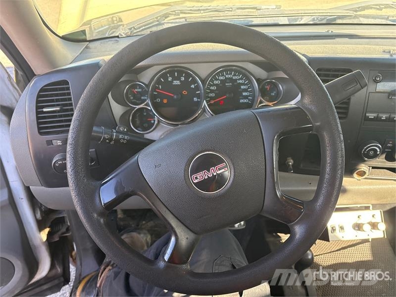 GMC Sierra 2500HD Other