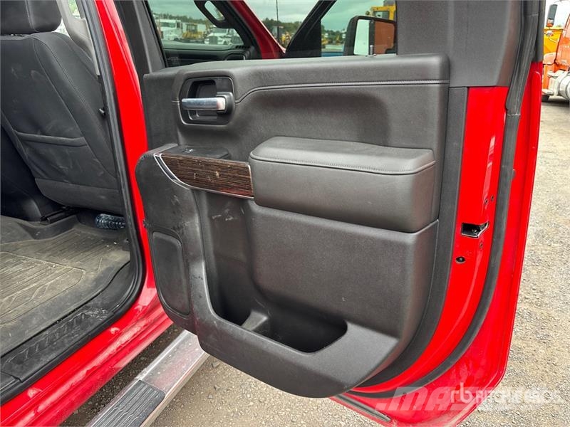 GMC Sierra 2500HD Muu
