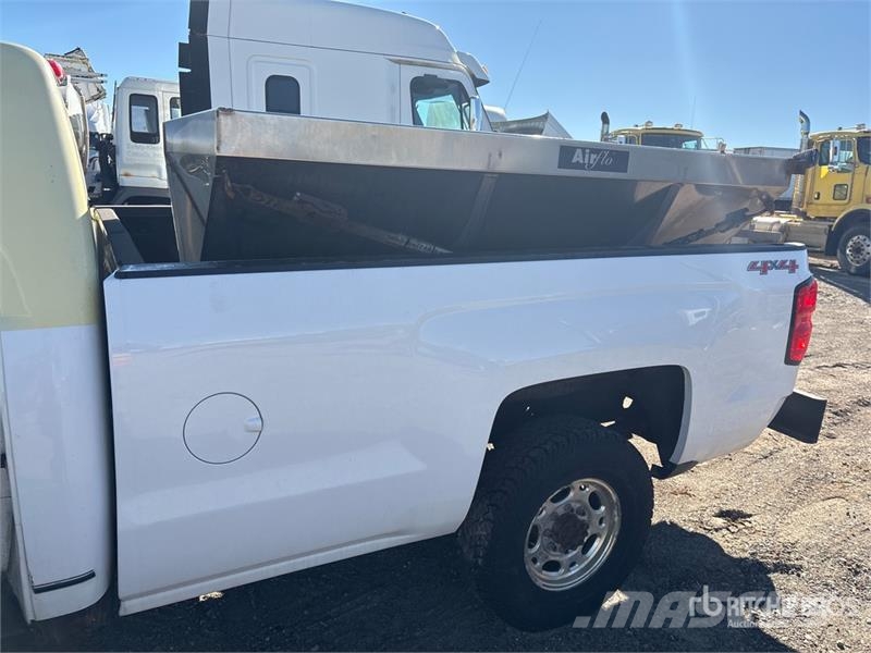 GMC Sierra 2500HD Other