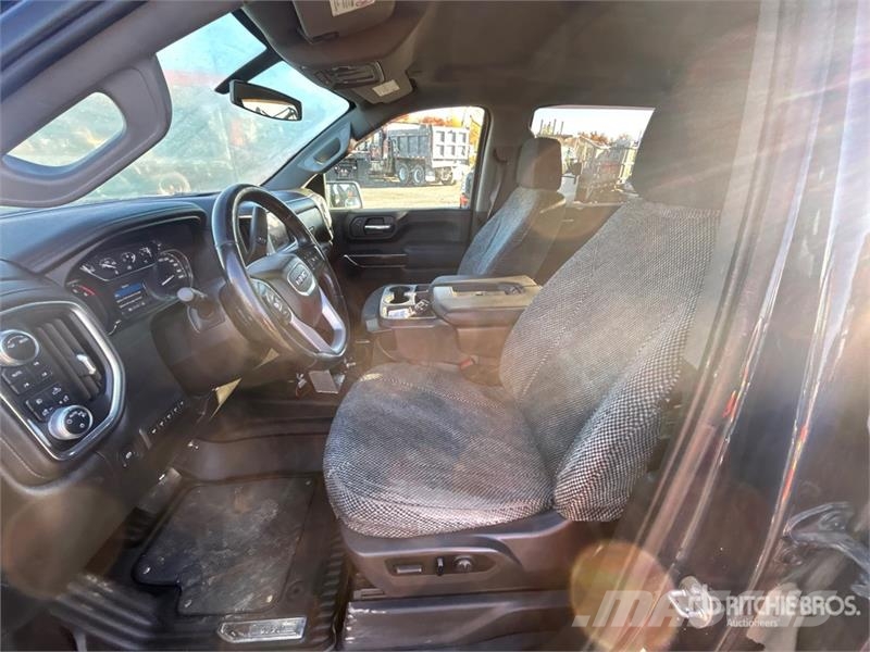 GMC Sierra 2500HD Další