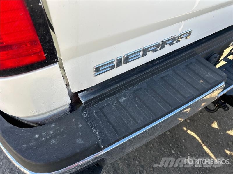GMC Sierra 2500HD Andere Transporter