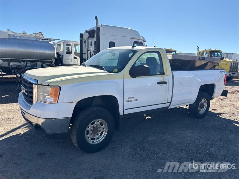 GMC Sierra 2500HD Other