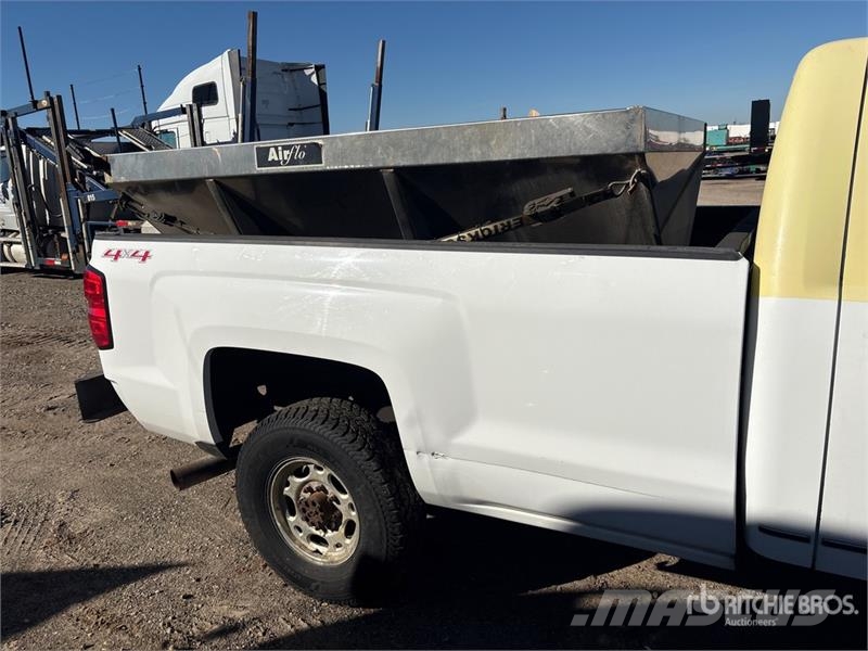 GMC Sierra 2500HD Other