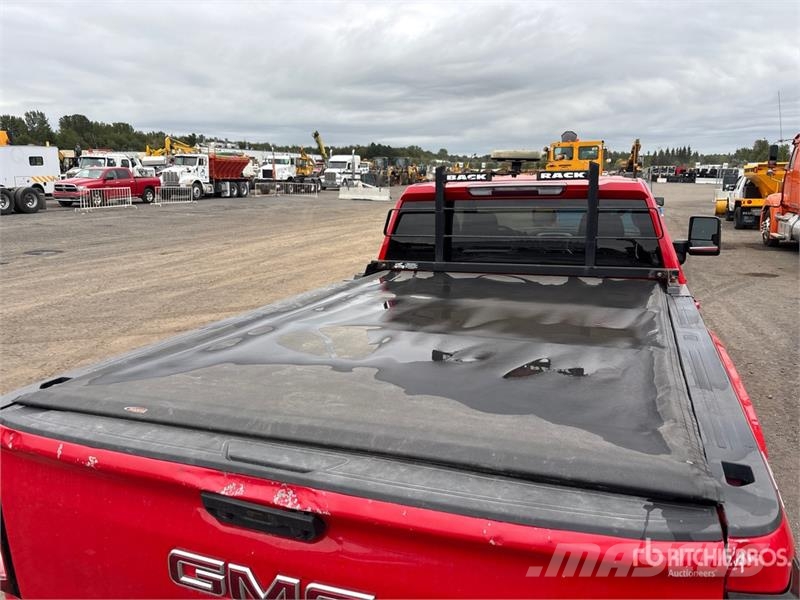 GMC Sierra 2500HD Muu