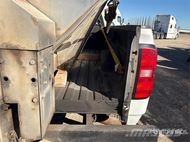 GMC Sierra 2500HD Other