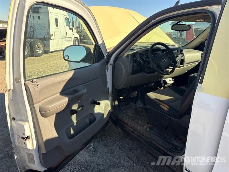 GMC Sierra 2500HD Other