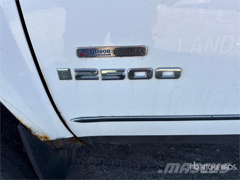 GMC Sierra 2500HD Other