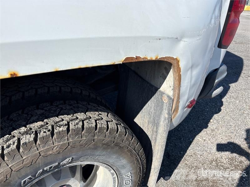 GMC Sierra 3500 4x4 Crew Cab Pickup Ostalo