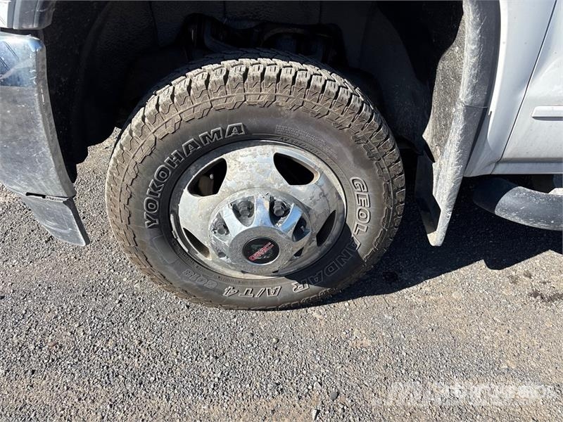 GMC Sierra 3500 4x4 Crew Cab Pickup Ostalo