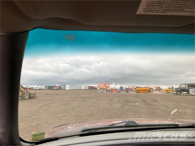 GMC Sierra 3500 SLE 4x2 Utility Truck شاحنات خفيفة/مفصلية الجوانب