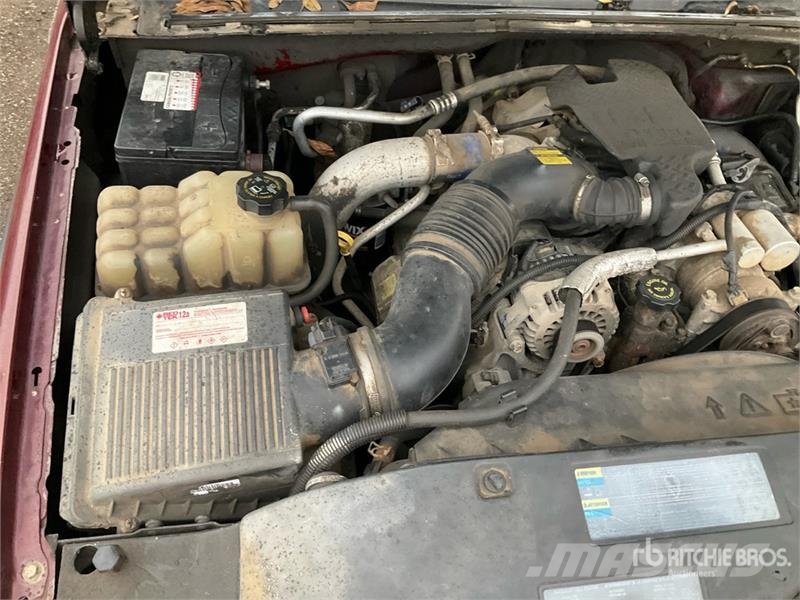 GMC Sierra 3500 SLE 4x2 Utility Truck شاحنات خفيفة/مفصلية الجوانب