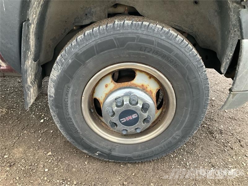 GMC Sierra 3500 SLE 4x2 Utility Truck شاحنات خفيفة/مفصلية الجوانب