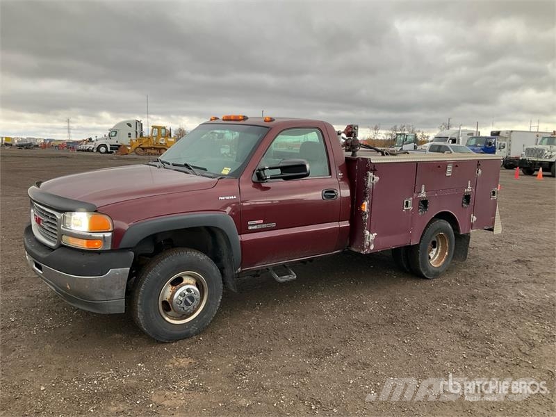 GMC Sierra 3500 SLE 4x2 Utility Truck شاحنات خفيفة/مفصلية الجوانب
